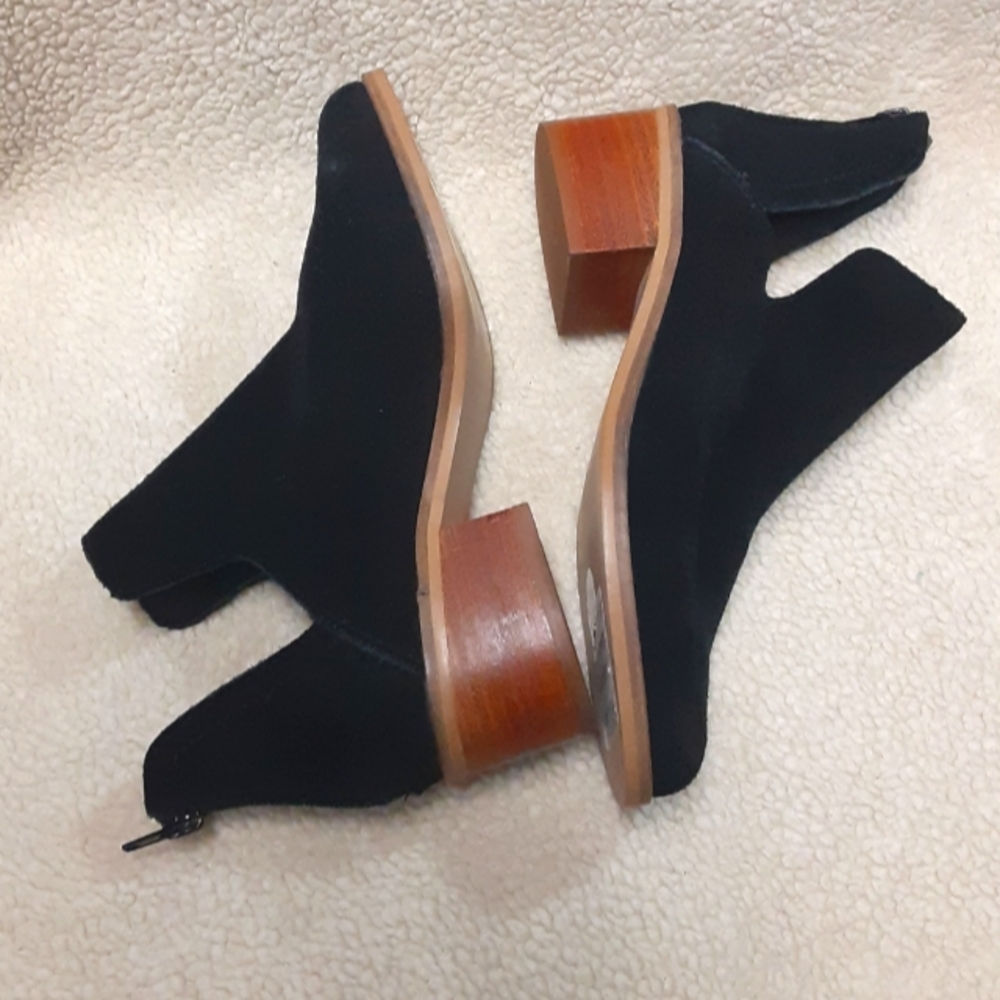 Steve Madden black ankle boots back zipper slip on 1.5 in heel size6